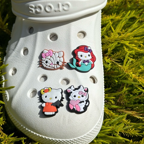 Hello Kitty Croc Charms - Picture 3 of 8